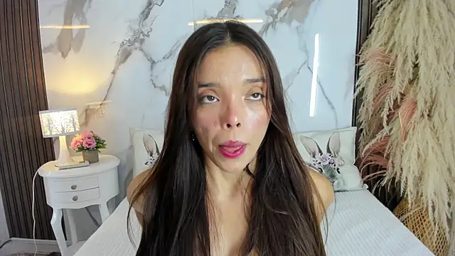 hannahill69 online show from March 19, 5:22 am