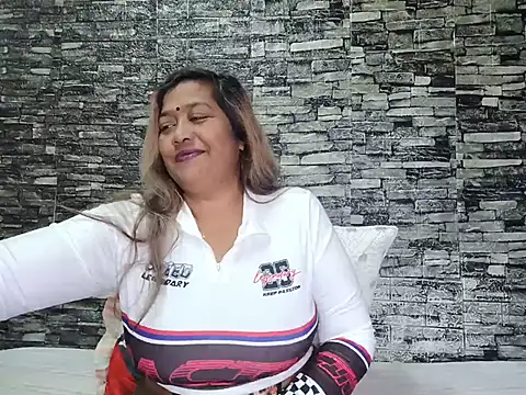 Mammabear 4u online show from June 14, 5:37 pm