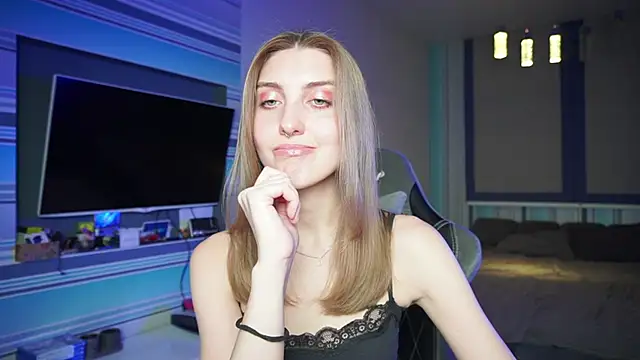 CassiaBlade1 online show from September 18, 6:43 pm