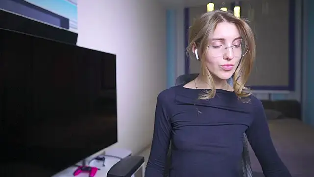 CassiaBlade1 online show from February 8, 4:32 pm