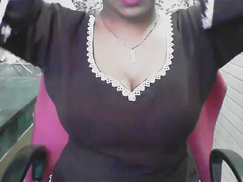 LovingPihu online show from May 28, 6:43 am