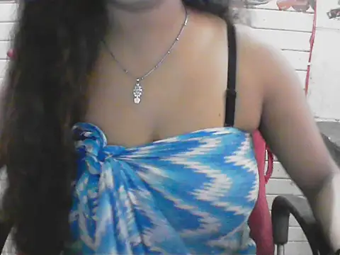 Snapshot of LovingPihu chatting on June 16, 4:37 am LovingPihu online show from June 16, 4:37 am
