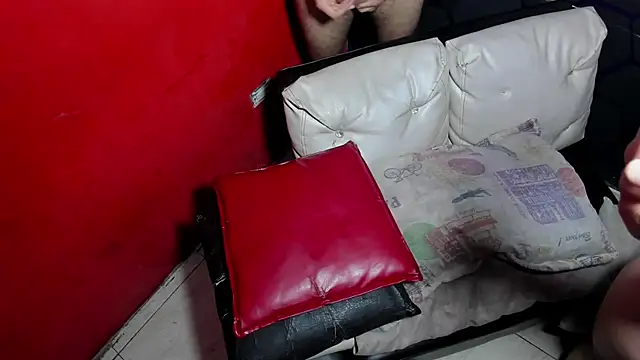 Snapshot of Blow2job-Lat chatting on February 18, 7:32 pm Blow2job-Lat online show from February 18, 7:32 pm