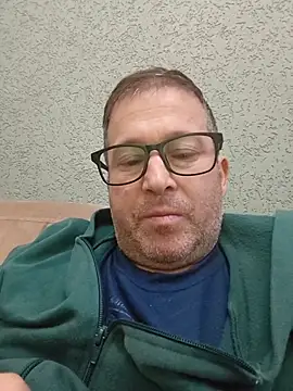 tavio1 online show from May 24, 12:37 am