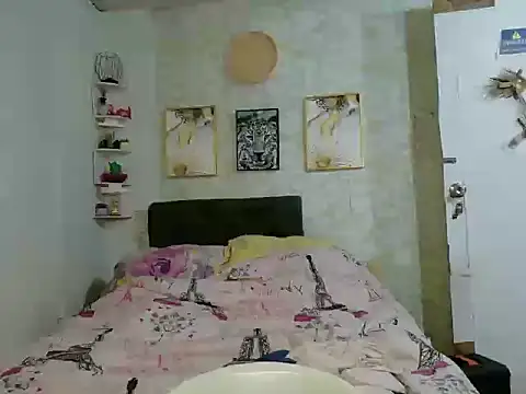 Hebefemme online show from April 3, 2:37 pm