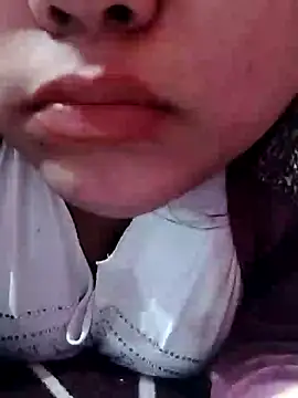 Srishtijain51 online show from January 16, 7:10 pm