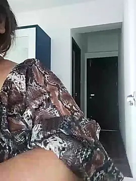 Srishtijain51 online show from February 8, 10:50 am