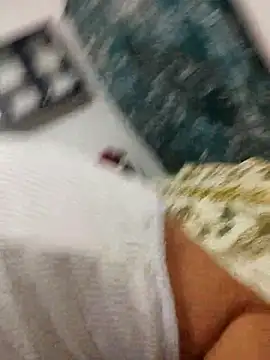 Srishtijain51 online show from February 9, 8:24 pm