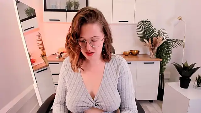 Charmy Gracy online show from February 24, 10:46 am