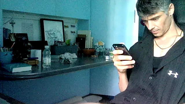 houseofbrats online show from July 6, 5:26 am