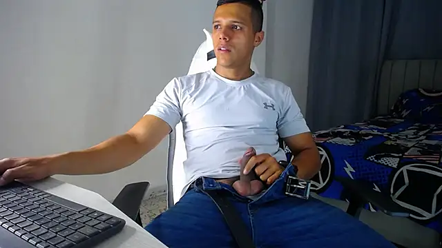 DavidAngell7 online show from December 18, 4:51 am