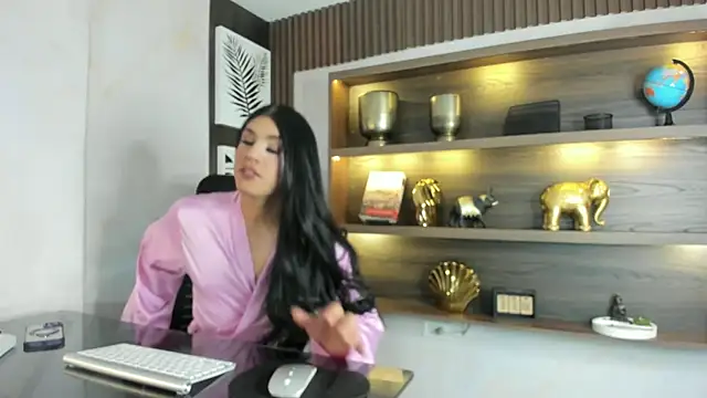 Snapshot of Scarleett_22 chatting on July 11, 8:11 pm Scarleett 22 online show from July 11, 8:11 pm