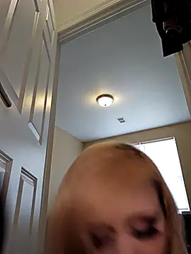 AmethystFoxx online show from April 10, 5:28 pm