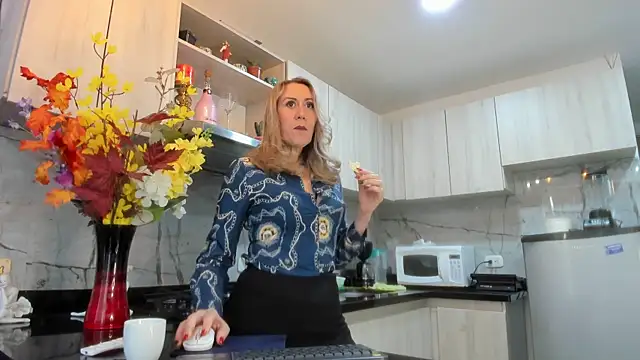 ashleymilf 1 online show from November 10, 4:17 pm