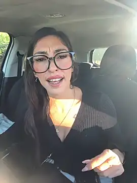 amanilouve online show from December 18, 9:48 am