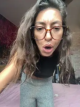 amanilouve online show from March 12, 11:49 am