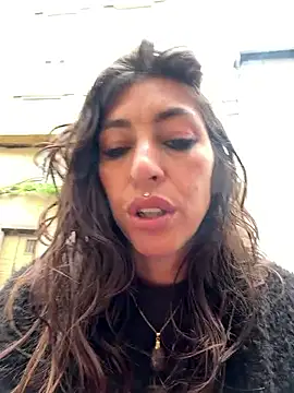 Snapshot of amanilouve chatting on June 10, 9:41 am amanilouve online show from June 10, 9:41 am