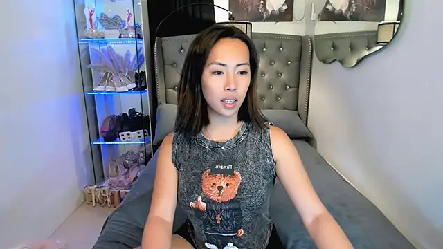 reighnempress online show from March 25, 3:12 am