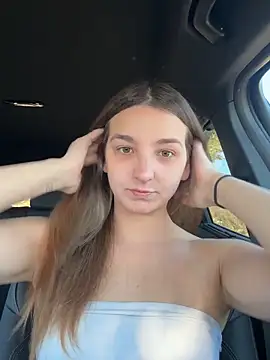 DoriDeluxe66 online show from September 24, 8:06 am