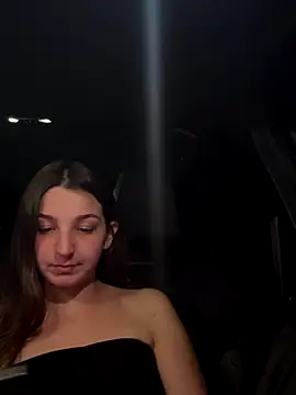 DoriDeluxe66 online show from October 6, 9:34 pm