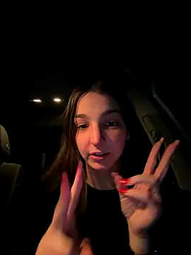 DoriDeluxe66 online show from November 21, 10:30 pm