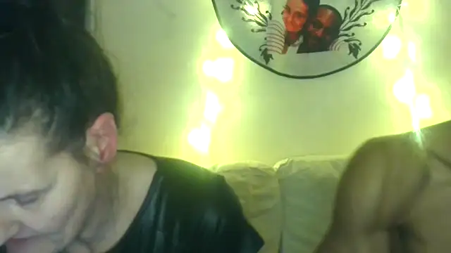 CuzzyB69 online show from April 13, 11:10 pm