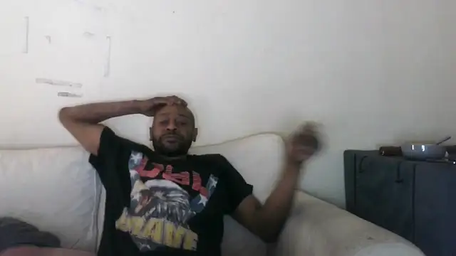 CuzzyB69 online show from April 15, 3:46 am