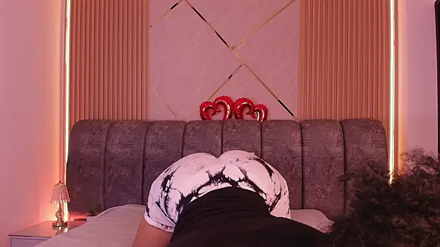 naia blessed online show from February 25, 7:12 pm