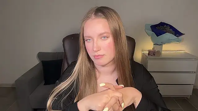 Snapshot of EvaMaddison chatting on June 25, 9:08 pm EvaMaddison online show from June 25, 9:08 pm