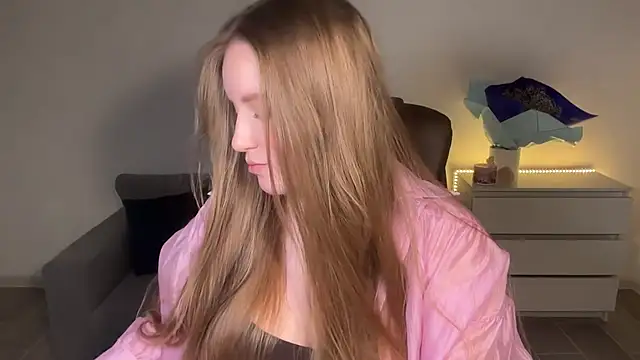Snapshot of EvaMaddison chatting on July 10, 6:10 pm EvaMaddison online show from July 10, 6:10 pm
