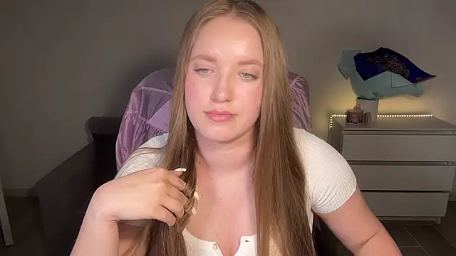 Snapshot of EvaMaddison chatting on July 15, 8:36 pm EvaMaddison online show from July 15, 8:36 pm