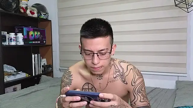 Snapshot of SIXXTOLOVE18 chatting on November 5, 6:35 am SIXXTOLOVE18 online show from November 5, 6:35 am