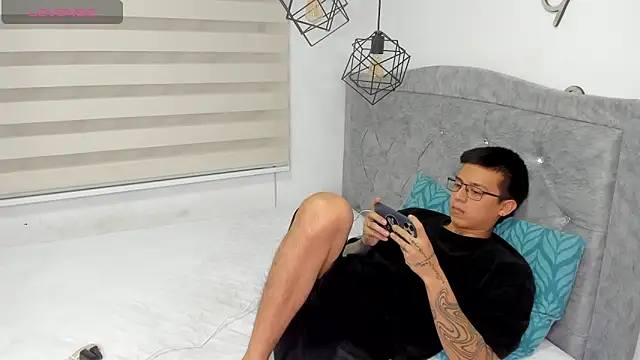 Snapshot of SIXXTOLOVE18 chatting on February 15, 4:53 am SIXXTOLOVE18 online show from February 15, 4:53 am