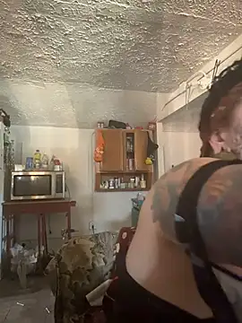 Snapshot of evacheers chatting on February 18, 2:35 pm evacheers online show from February 18, 2:35 pm