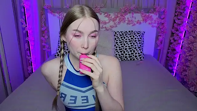 LilyStarlight online show from May 25, 3:23 am