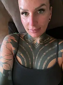 InkedBiitch online show from July 12, 7:05 pm