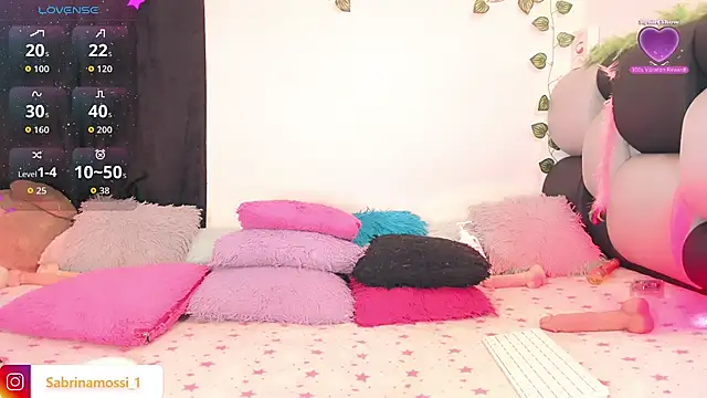 Snapshot of sabrinamossii chatting on June 12, 8:19 pm sabrinamossii online show from June 12, 8:19 pm