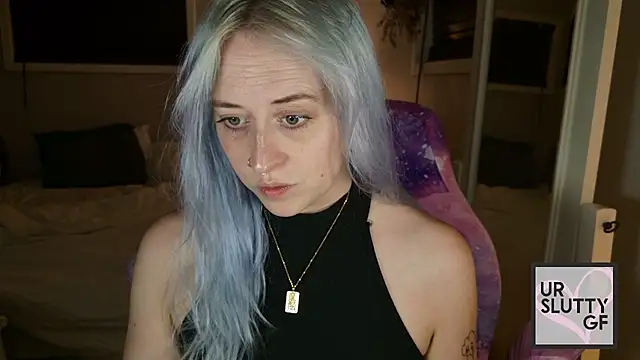 Snapshot of ursluttygf chatting on June 25, 2:00 am ursluttygf online show from June 25, 2:00 am