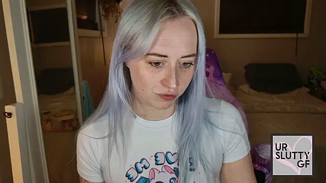 Snapshot of ursluttygf chatting on July 2, 2:00 am ursluttygf online show from July 2, 2:00 am