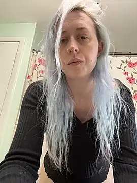 Snapshot of ursluttygf chatting on July 18, 7:17 pm ursluttygf online show from July 18, 7:17 pm