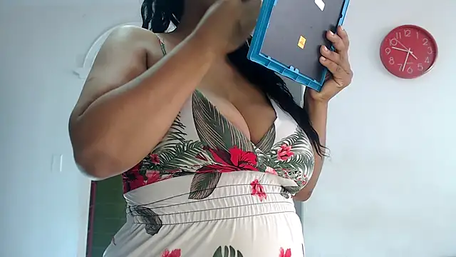 Snapshot of Natashariley1 chatting on May 7, 2:33 pm Natashariley1 online show from May 7, 2:33 pm