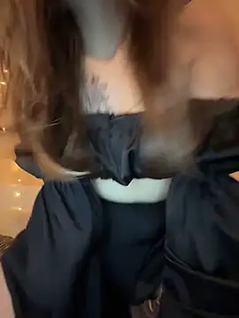 Emma just online show from March 19, 6:01 pm