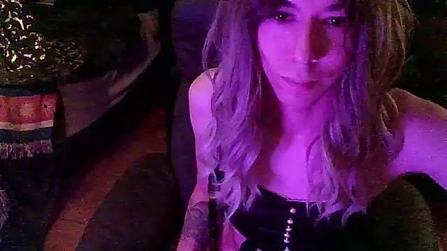 crystalxh online show from October 25, 8:00 am