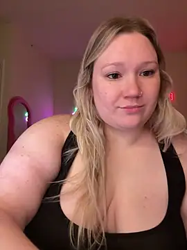 PiggyRose online show from February 1, 3:30 am