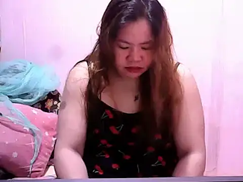 Snapshot of bridgette4u chatting on November 7, 11:43 am bridgette4u online show from November 7, 11:43 am