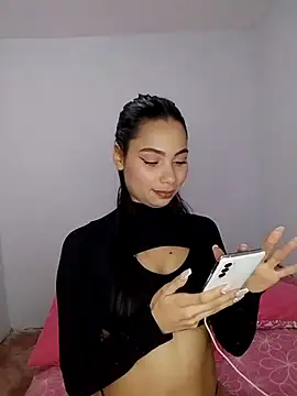 iamemmablake online show from April 17, 12:02 am