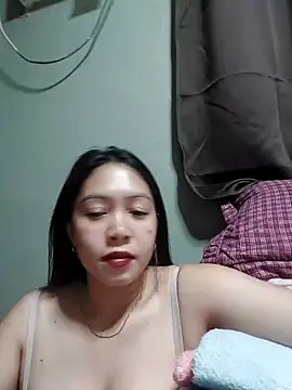 Snapshot of MissKitty31 chatting on April 24, 1:46 pm MissKitty31 online show from April 24, 1:46 pm