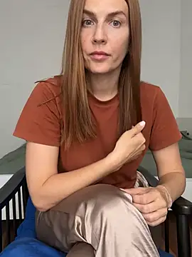 BritneyHall online show from June 4, 11:05 am
