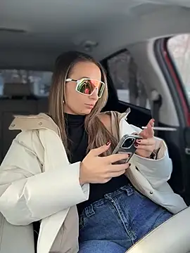 YOUR-KARINA online show from January 19, 8:51 am