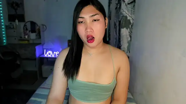 Miss Deliciousness online show from February 3, 3:59 pm